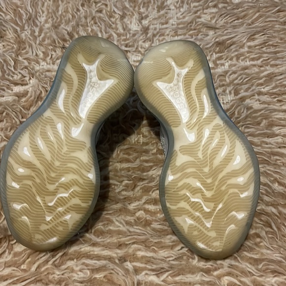 Yeezy boost 380 verified authentic - Picture 4 of 7